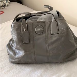 Women’s vintage patent leather bag